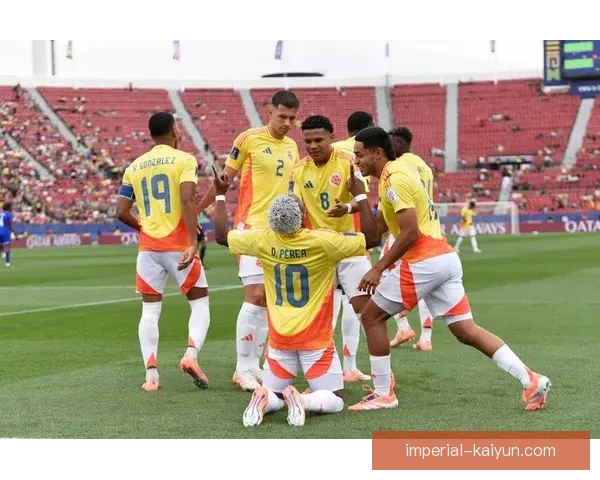 法国队迎来世界杯历史第二冠，表现稳健引发关注。