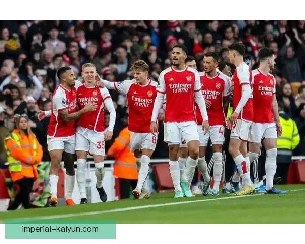 利桑德罗·马丁内斯在英超表现稳定，球队防线逐渐增强竞争力